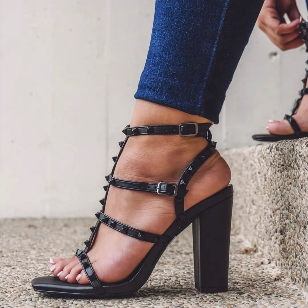 HIGH HEEL - Picture 3 of 3